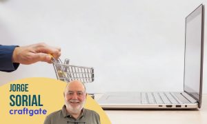 imagen de un carrito de la compra ante un portatil, con la foto y el nombre de jorge sorial, de craftgate