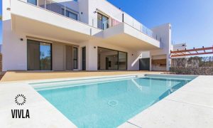 Fotografía del exterior de una de las viviendas que ofrece Vivla en propiedad fraccionada